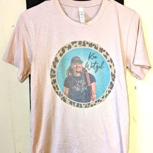 Women's Koe Wetzel Singer Cream Colored Short Sleeve T-Shirt Size Small